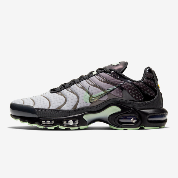 NK AM Plus Tn Future Swoosh