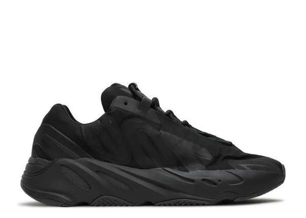 Y BOOST 700 MNVN ‘TRIPLE BLACK’