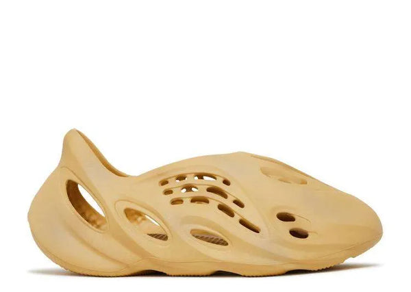 Y FOAM RUNNER ‘DESERT SAND’